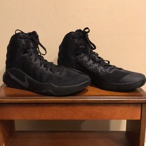 Size 11.5 Men’s authentic Nike Zoom Black Hightop.